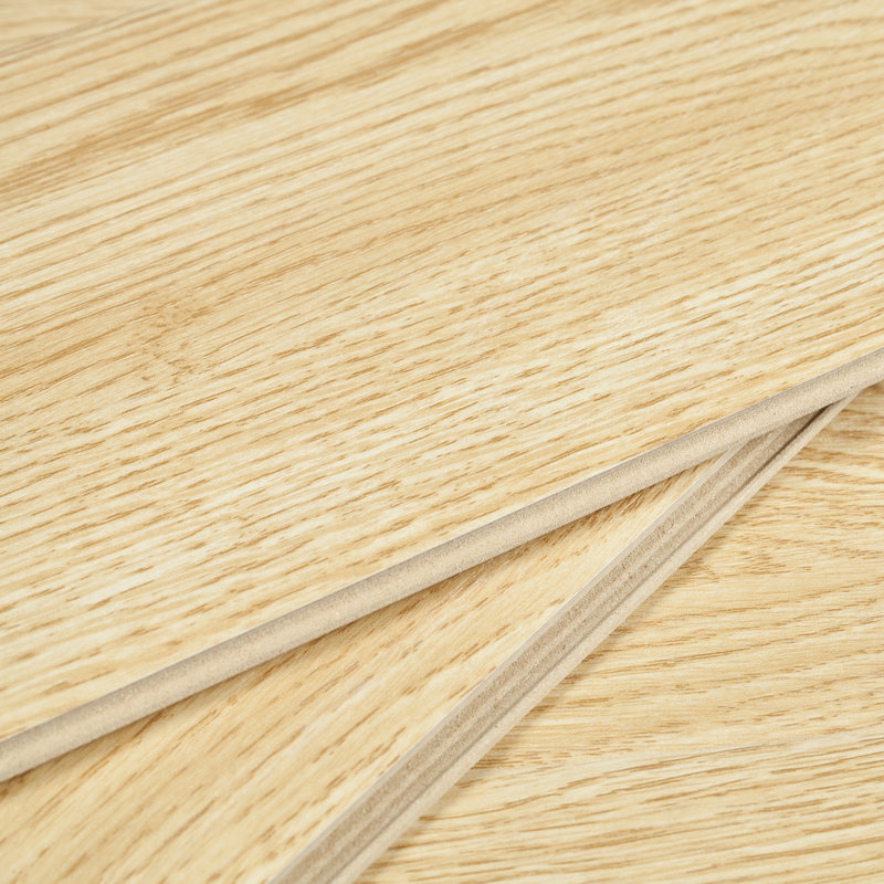 Synchronisierter 12-mm-Laminatboden