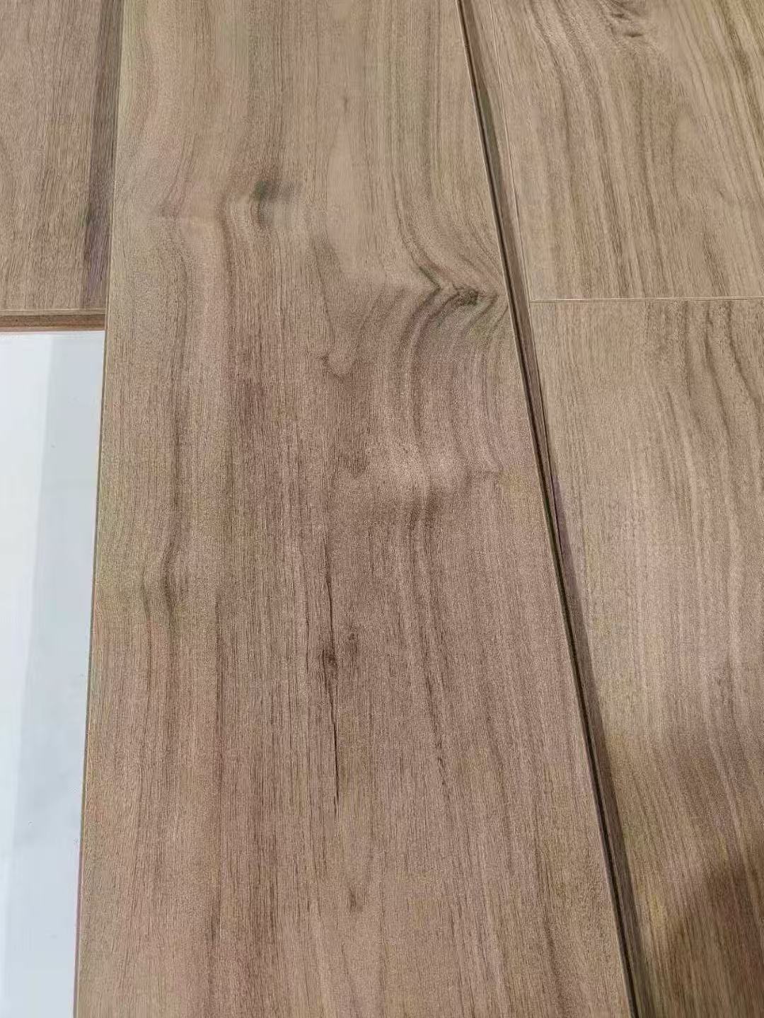 HDF 라미네이트 바닥재