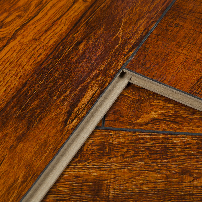 أرضيات بتقنية ألمانية 8 مم