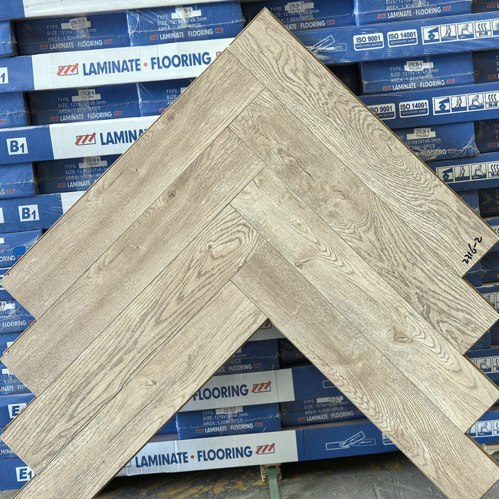 أرضيات متعرجة 12 مم للتجارة