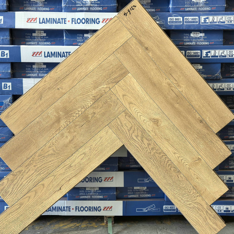 أرضيات 8 مم للتجارة