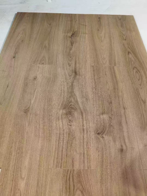 أرضيات HDF مصفحة