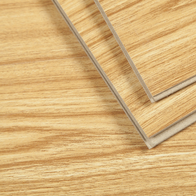   Piso laminado AC4 de 8 mm