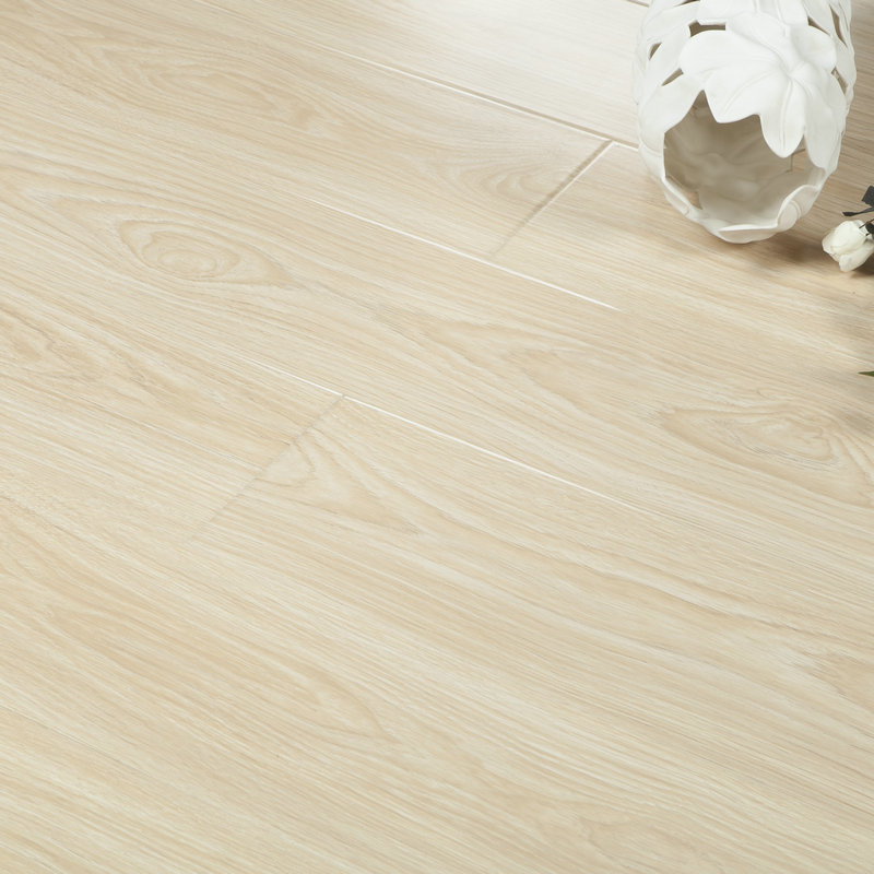   Suelo laminado AC3 de 8 mm