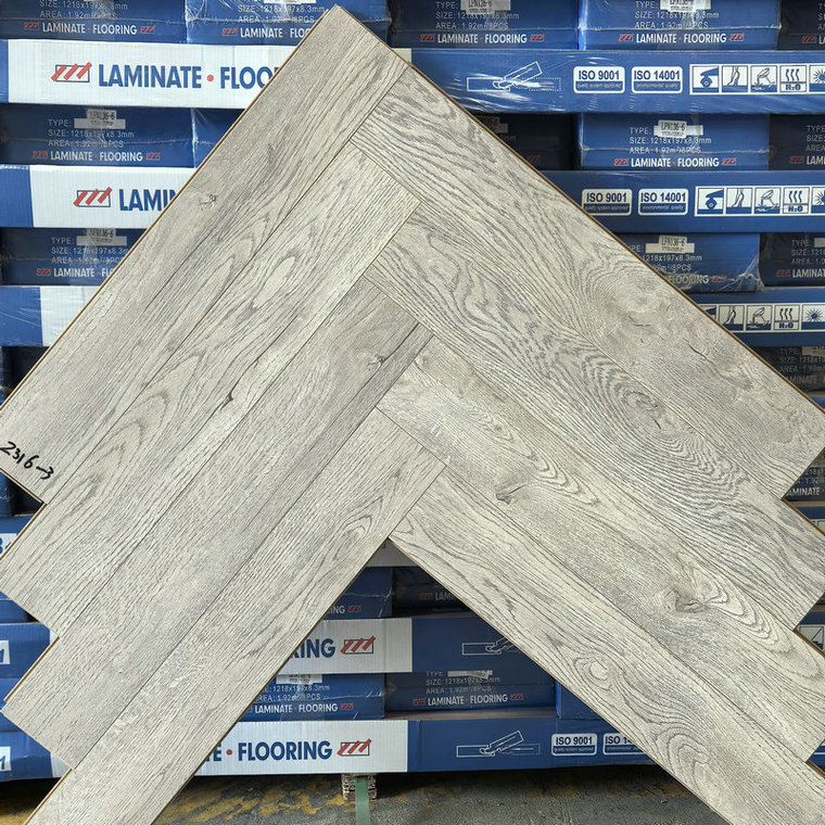 أرضيات 8 مم للتجارة