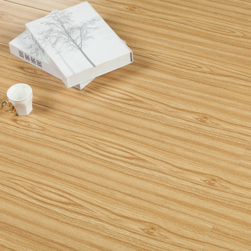   Piso laminado AC4 de 8 mm