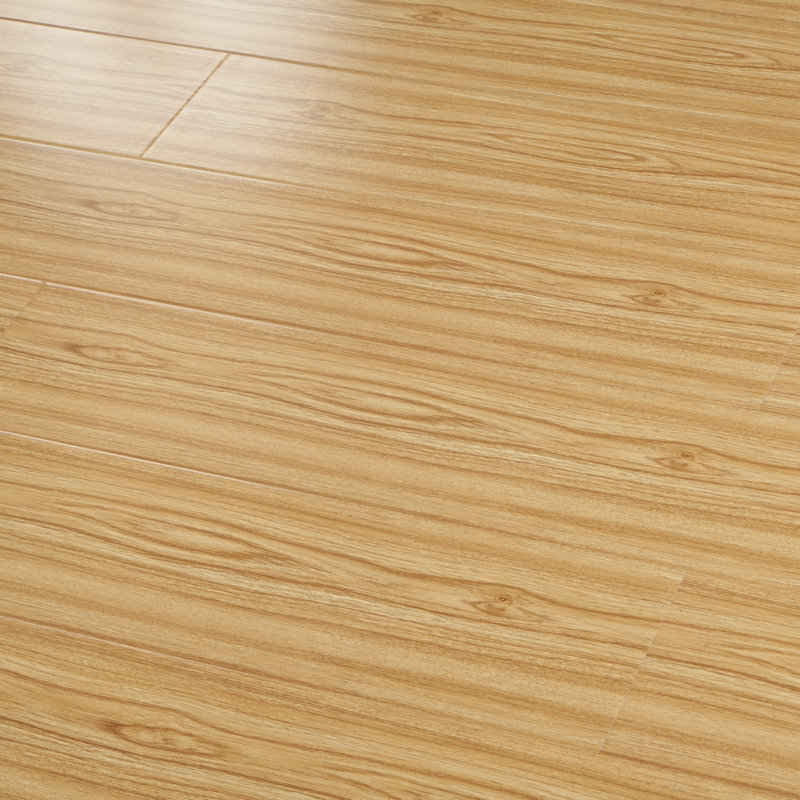   Piso laminado AC4 de 8 mm