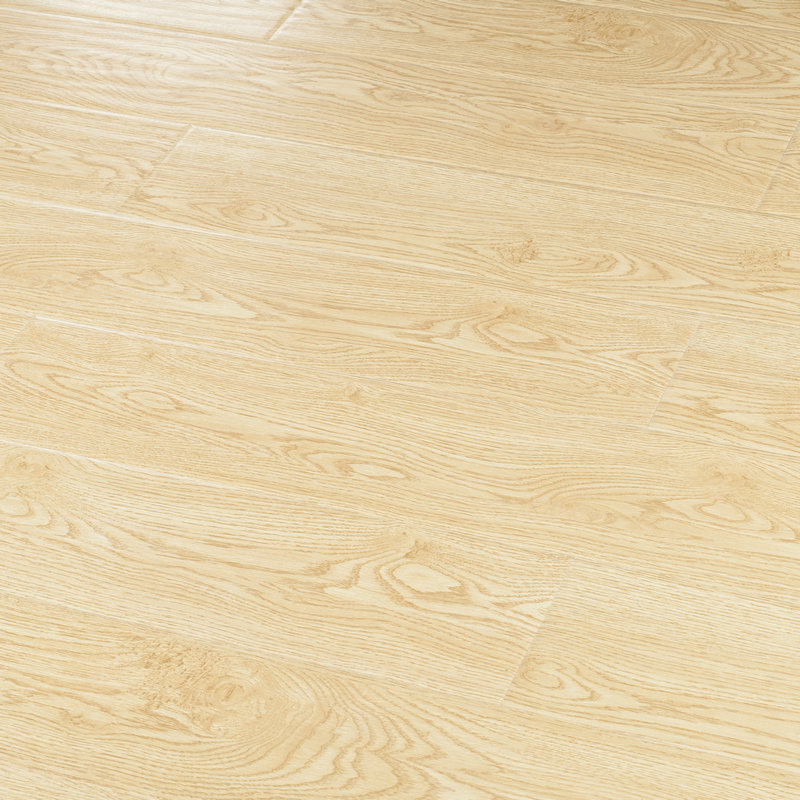 Synchronisierter 12-mm-Laminatboden