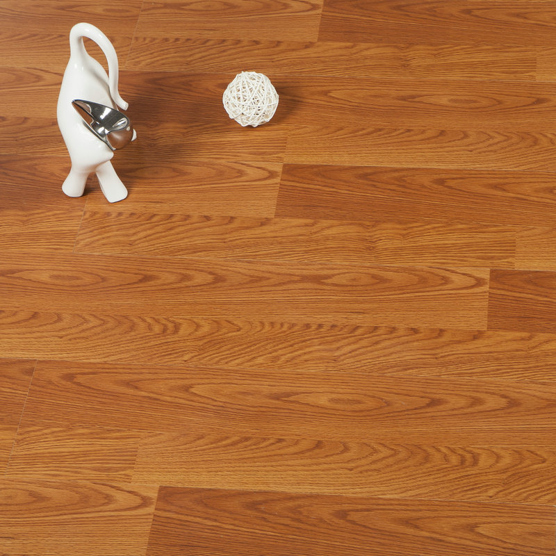 أرضيات سهلة التركيب 8 مم