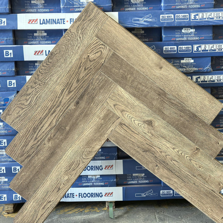 أرضيات متعرجة بسمك 12 مم للاستخدام التجاري أرضيات متعرجة بسمك 12 مم للاستخدام التجاري